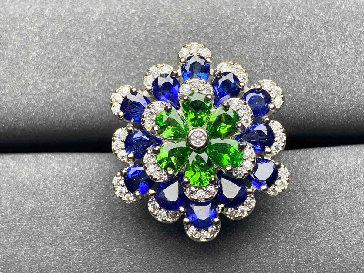 6109 Tsavorite Ring