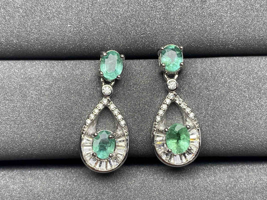 A784 Emerald Earrings