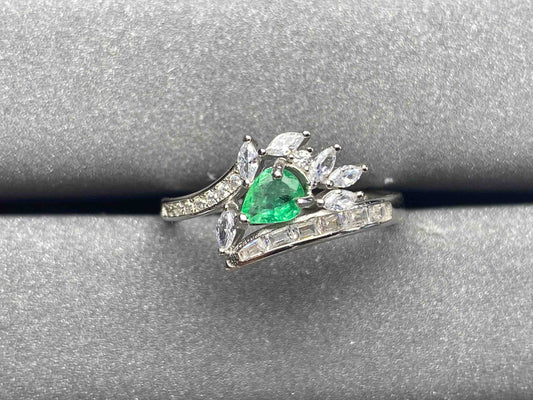 A498 Emerald Ring