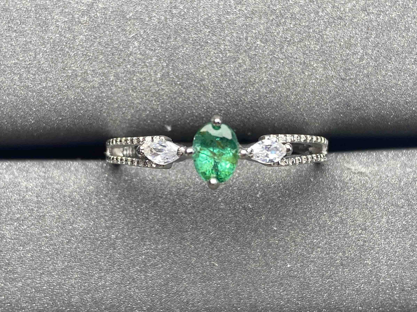 A499 Emerald Ring