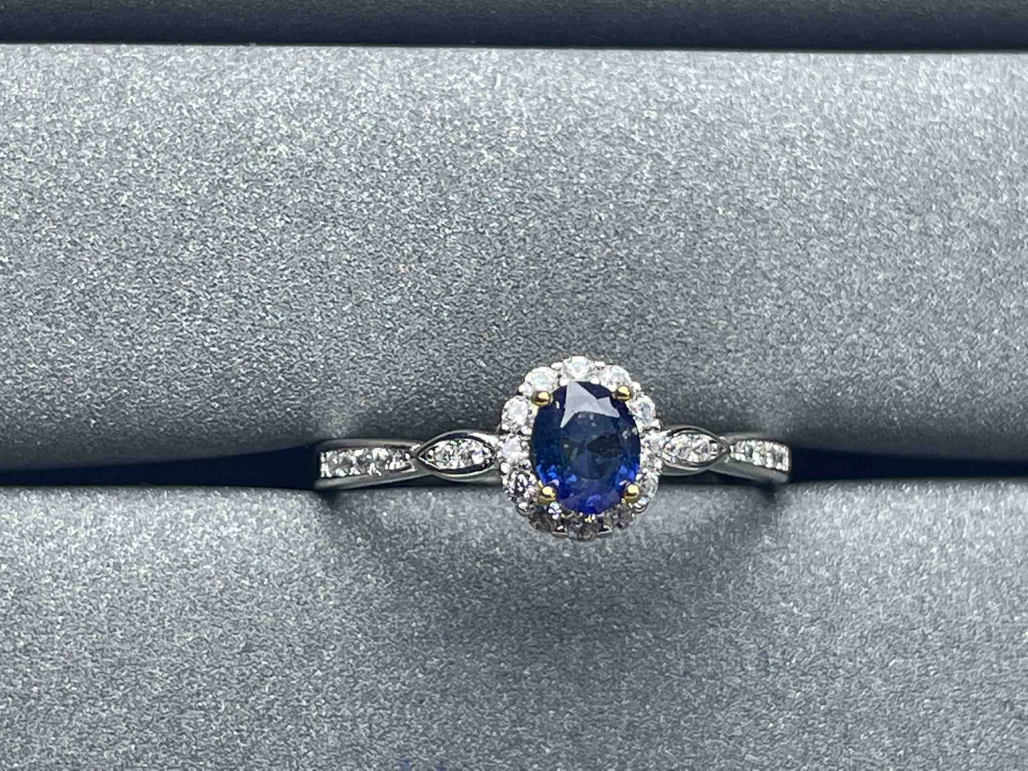 A1020 Blue Sapphire Ring