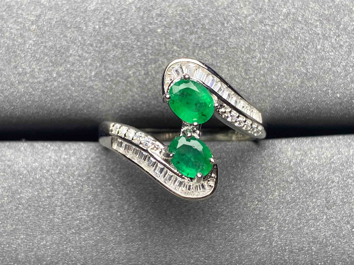 A107 Emerald Ring