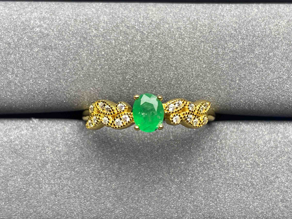 A118 Emerald Ring