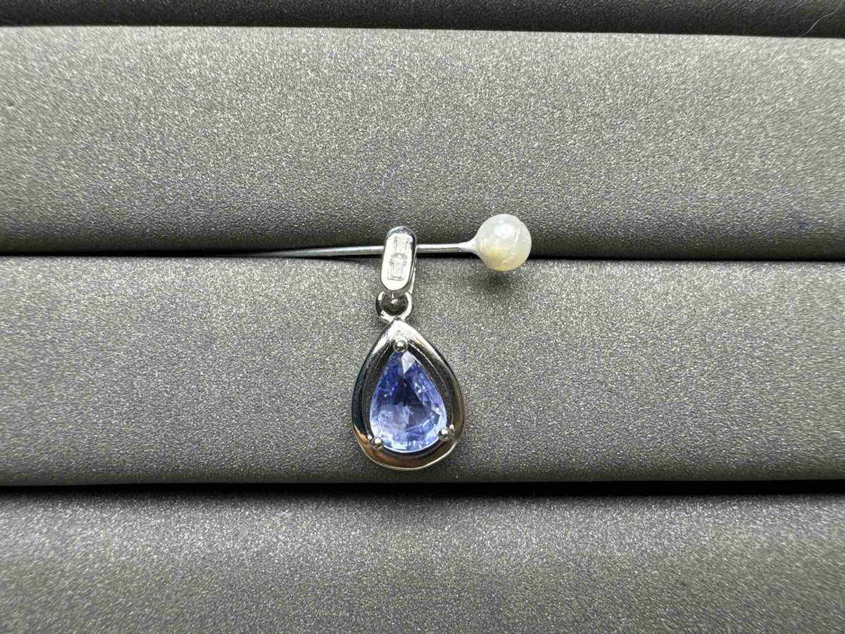 A1280 1ct Cornflower Sapphire Pendant