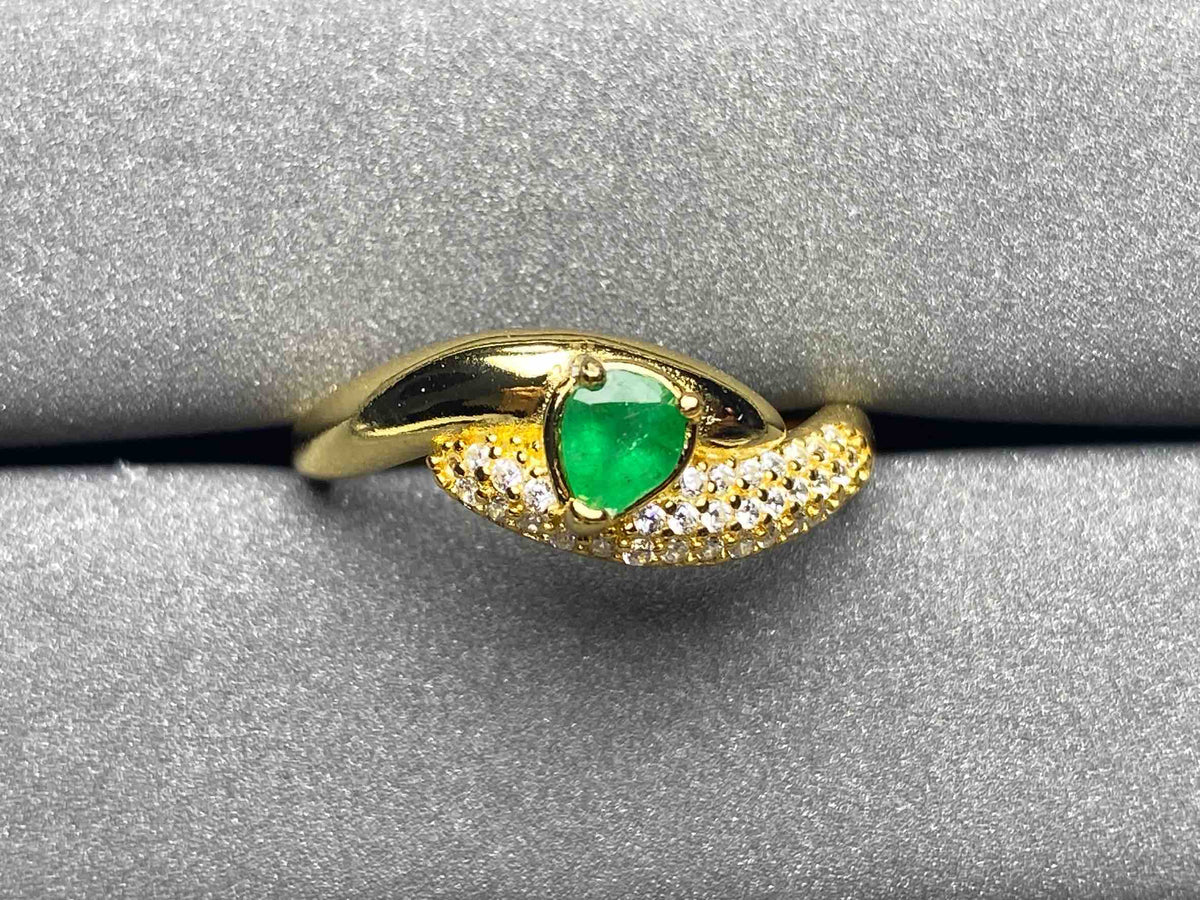 A130 Emerald Ring