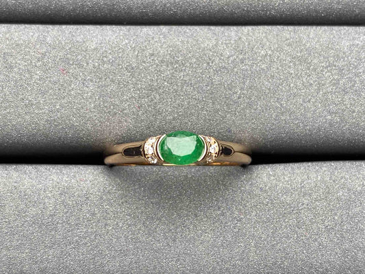 A1672 Emerald Ring