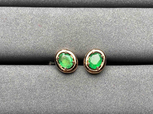 A1675 Emerald Earrings