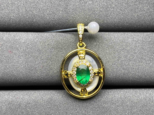 A1680 Emerald Pendant