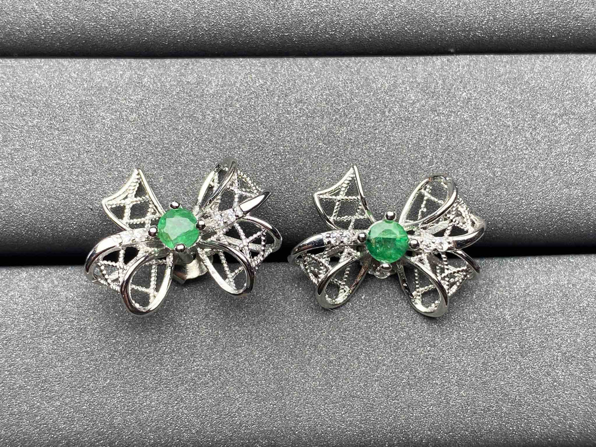 A172 Emerald Earrings