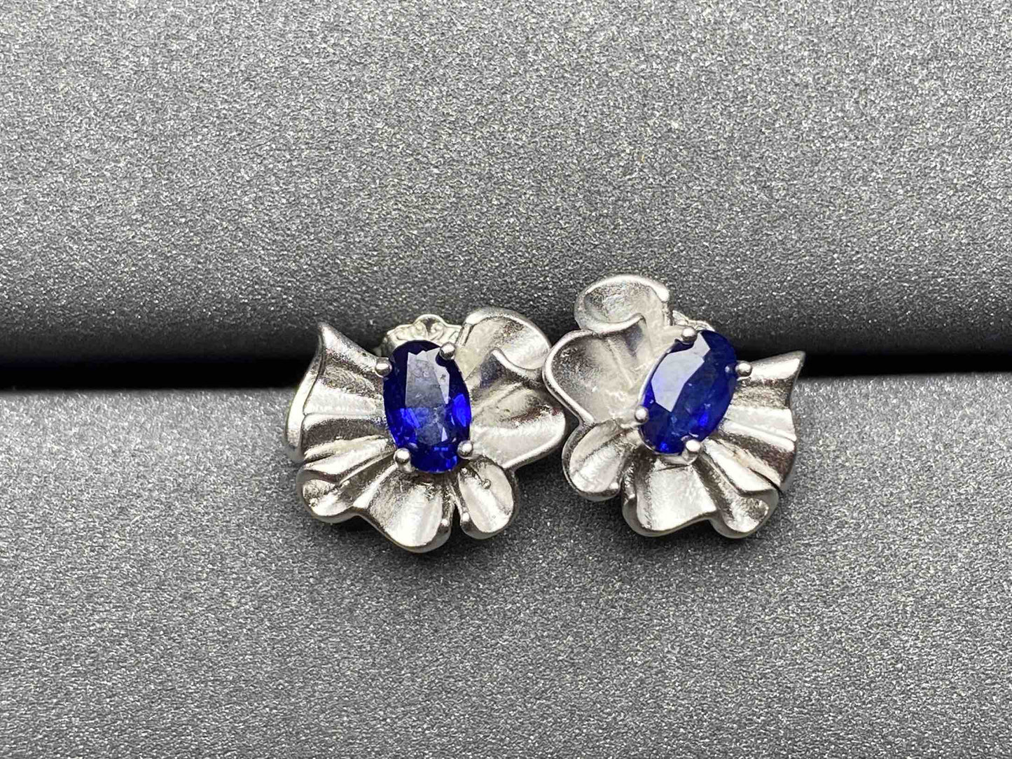 A213 Blue Sapphire Earrings