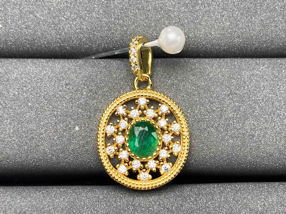 A2185 Emerald Pendant