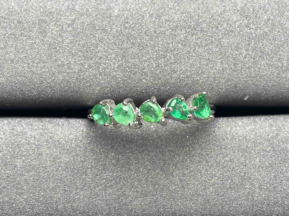 A25 Emerald Ring