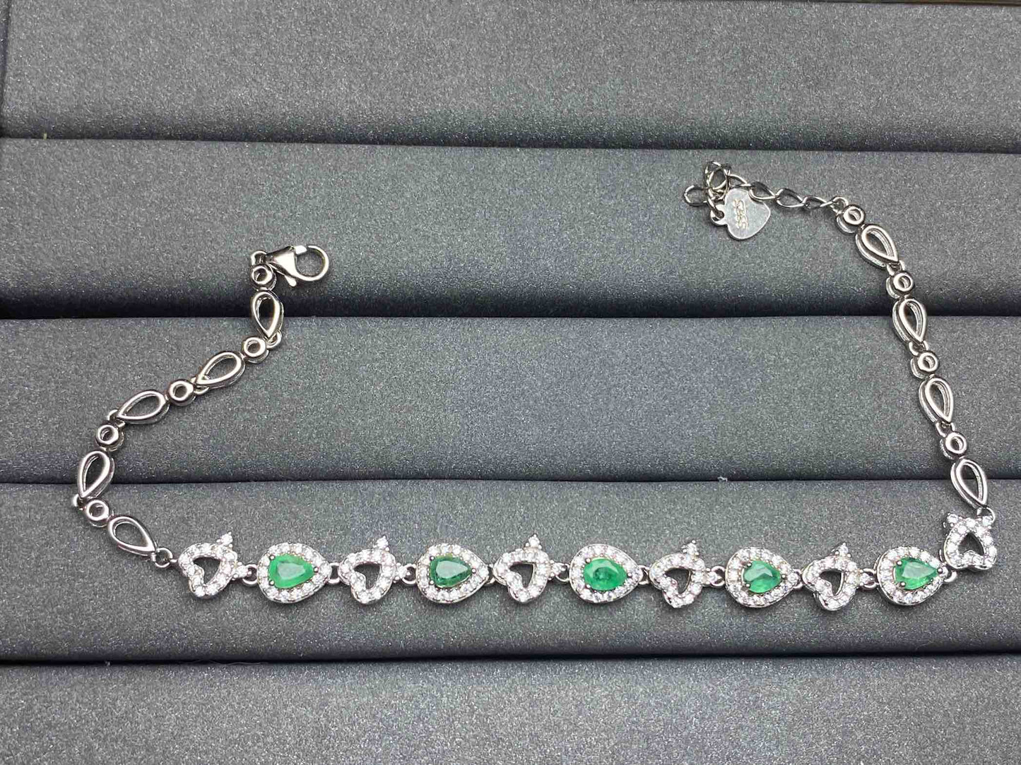 A292 Emerald Bracelet