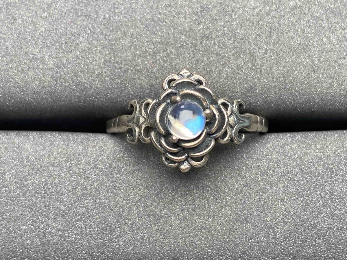 A3063 Moonstone Ring