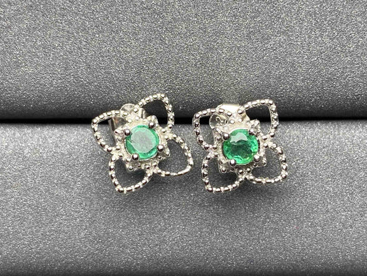 A318 Emerald Earrings