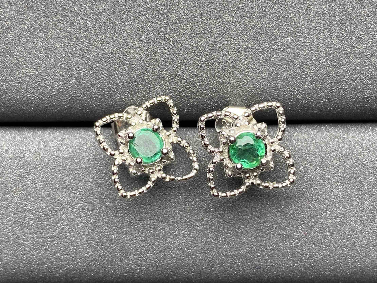 A318 Emerald Earrings