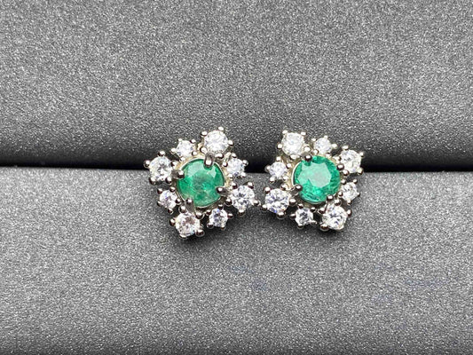 A328 Emerald Earrings