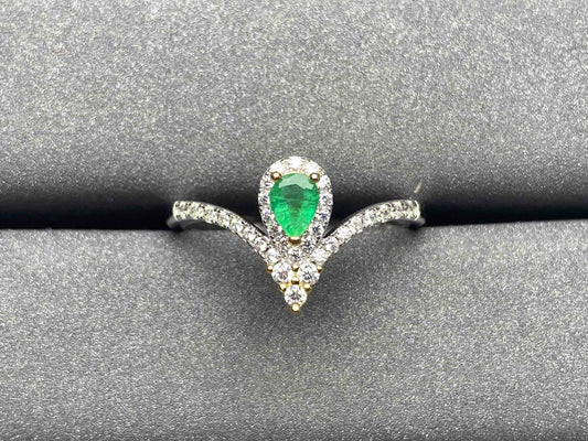 A36 Emerald Ring
