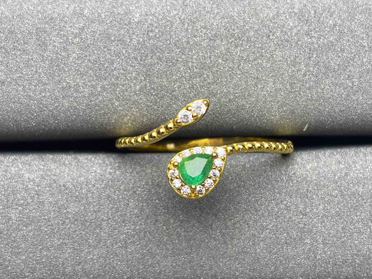 A38 Emerald Ring