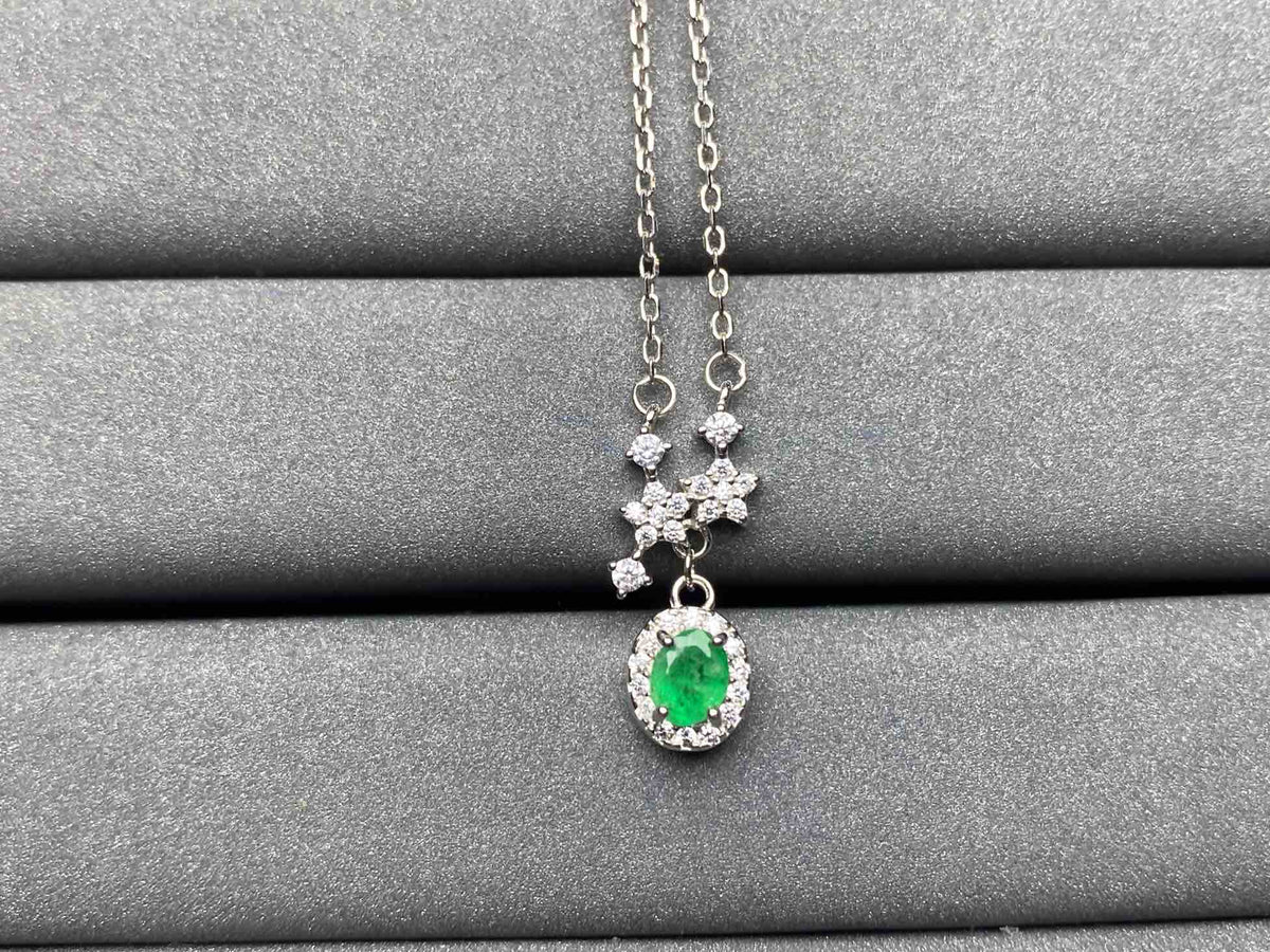 A392 Emerald Necklace