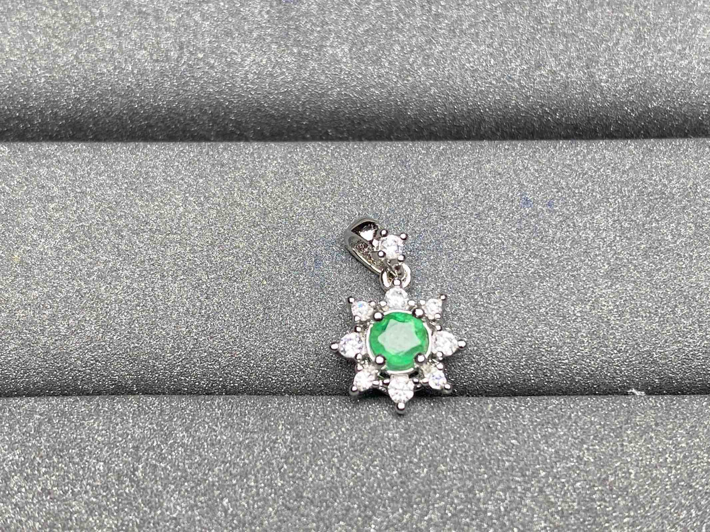 A396 Emerald Pendant