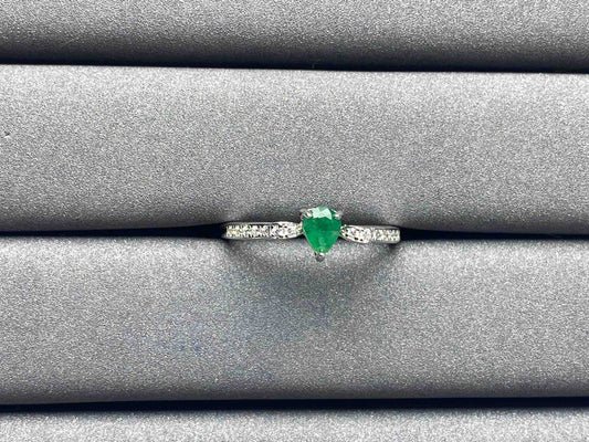 A402 Emerald Ring