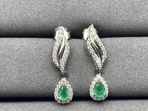 A52 Emerald Earrings