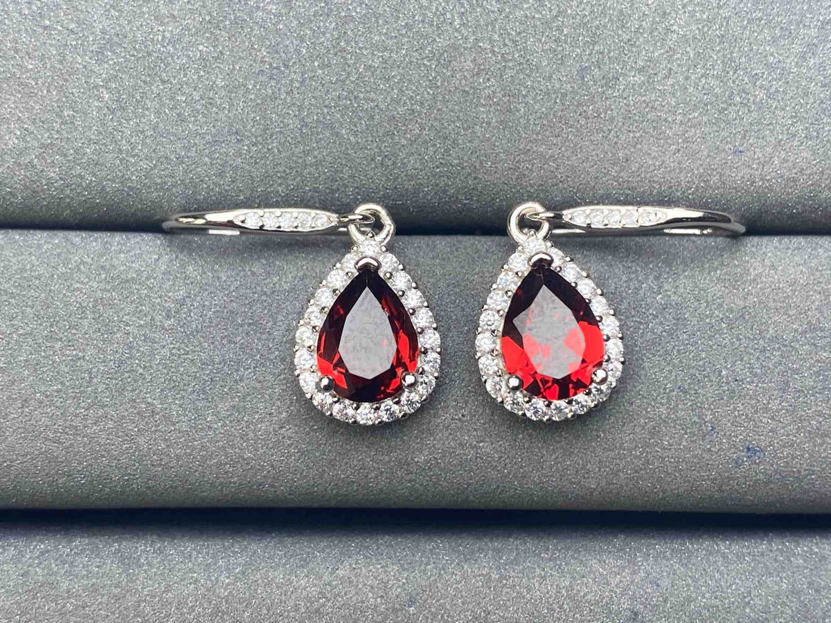 A5798 Garnet Earrings