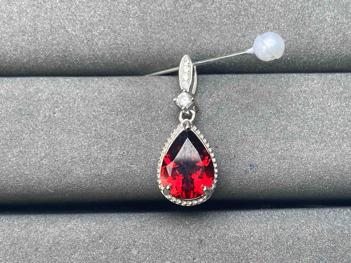 A5807 Garnet Pendant