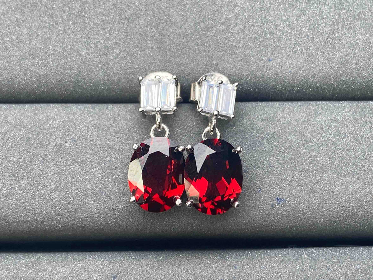 A5808 Garnet Earrings