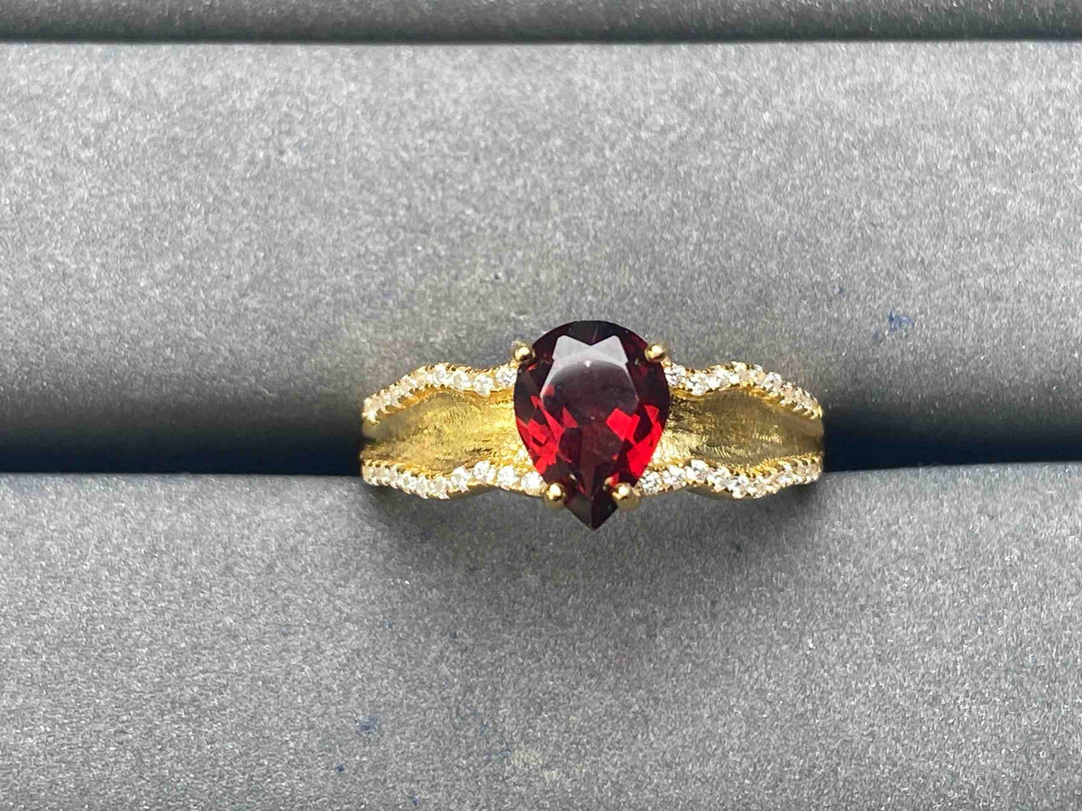 A5812 Garnet Ring