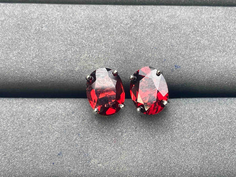 A5813 Garnet Earrings