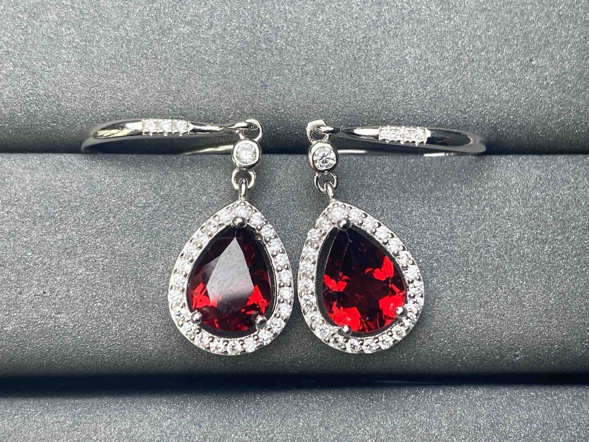 A5819 Garnet Earrings