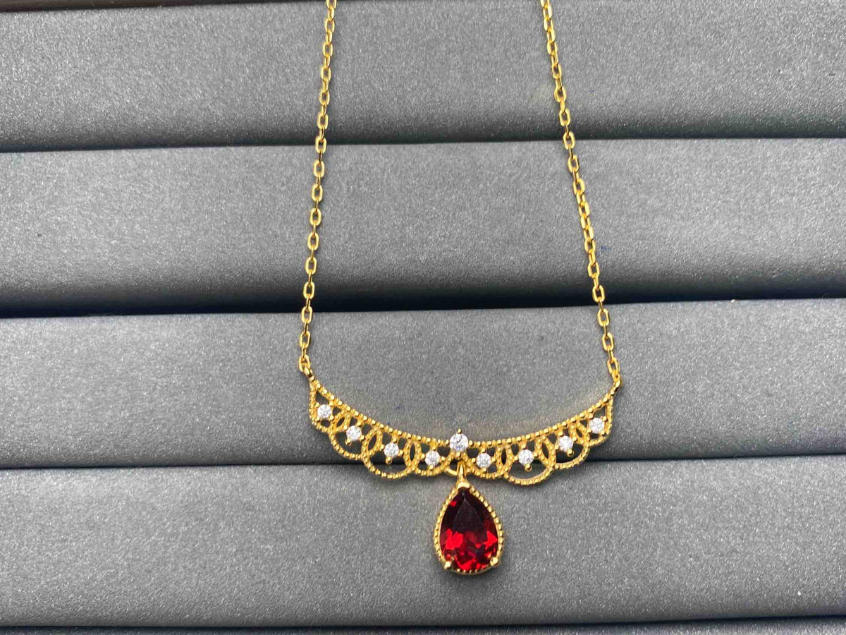 A5861 Garnet Necklace