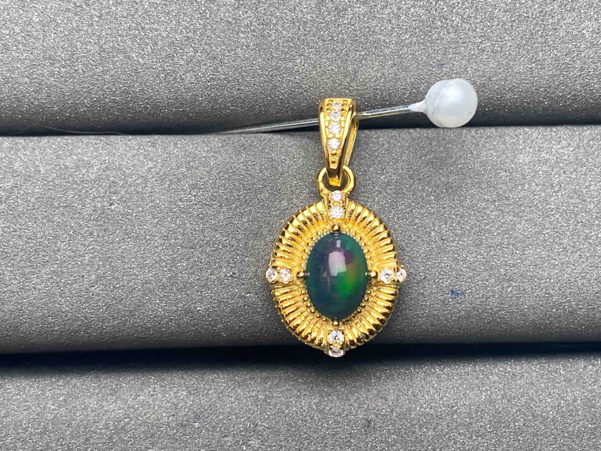 A5879 Opal Pendant