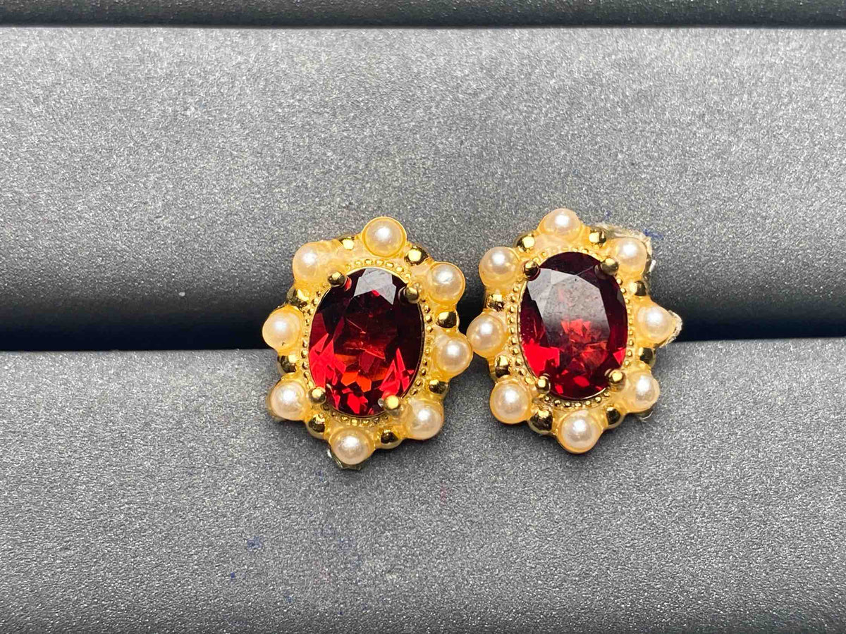 A5903 Garnet Earrings