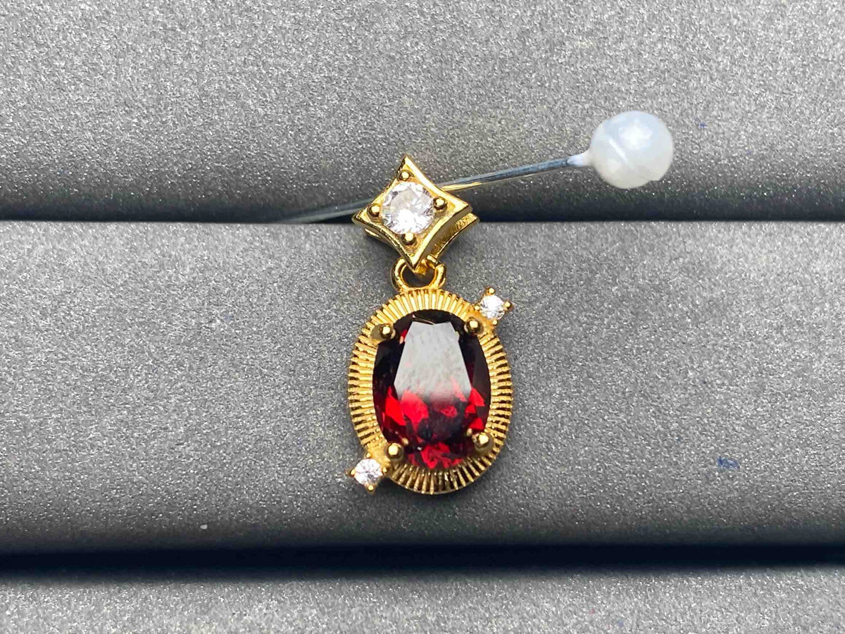 A5906 Garnet Pendant