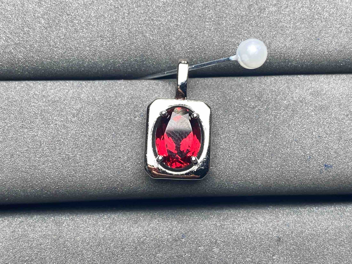 A5909 Garnet Pendant