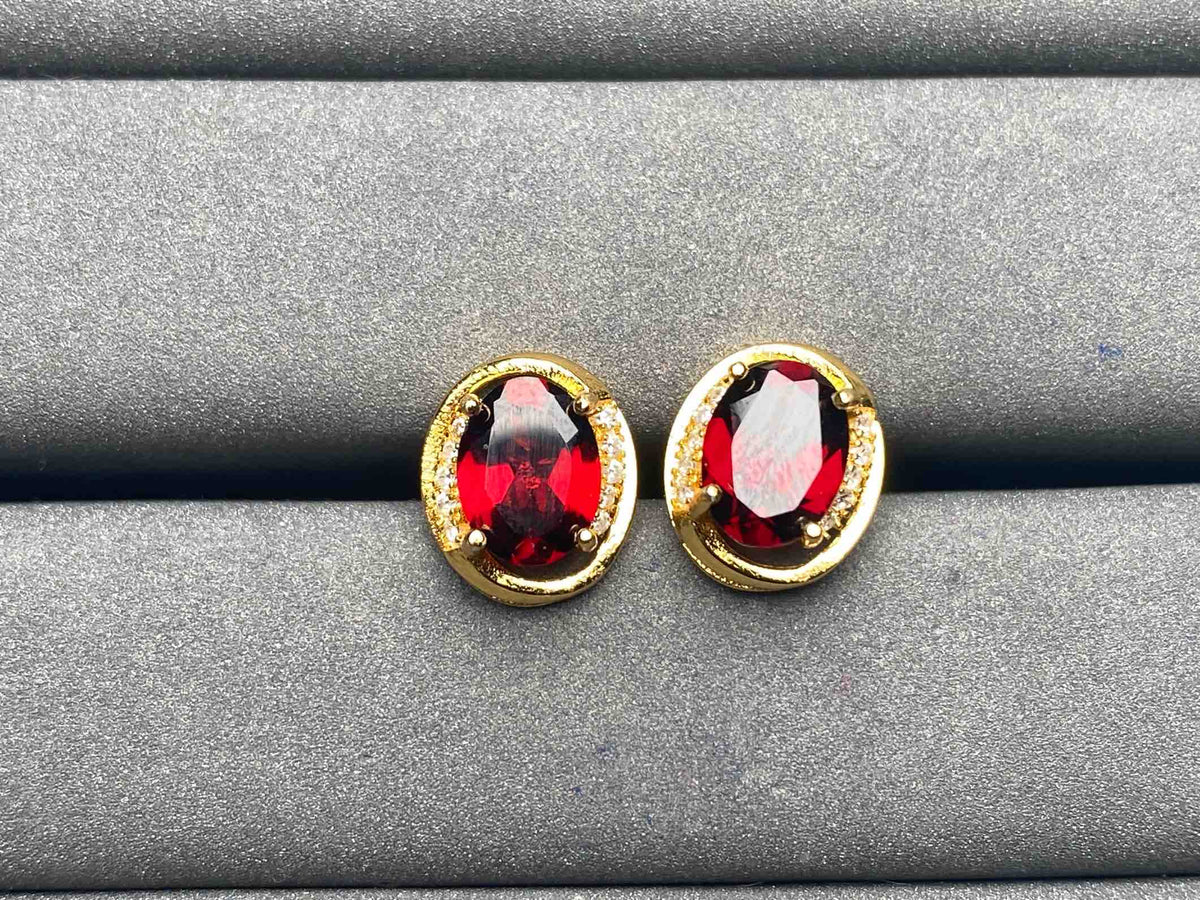 A5914 Garnet Earrings