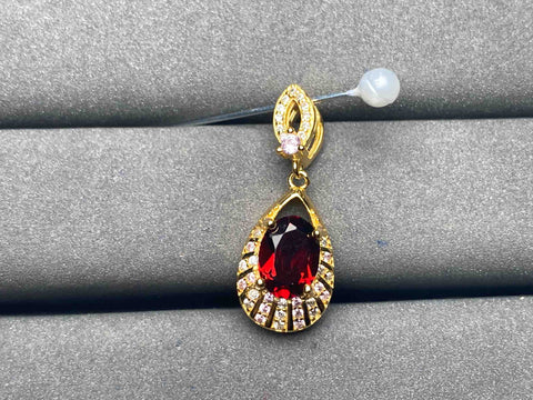 A5916 Garnet Pendant