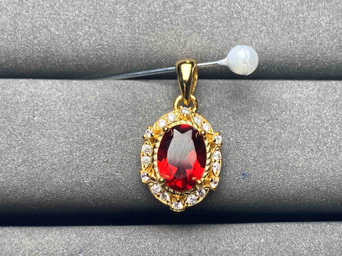 A5924 Garnet Pendant