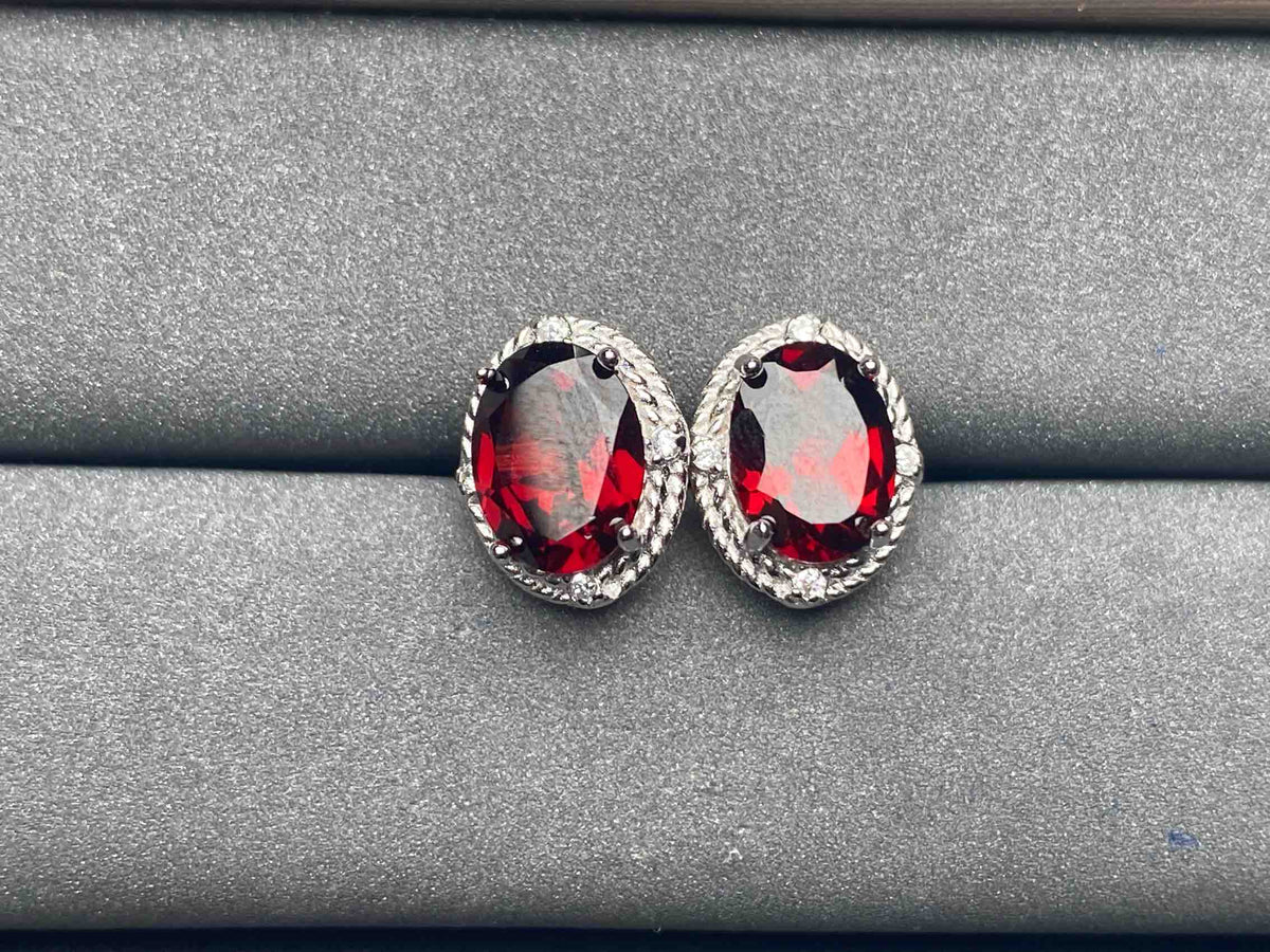 A5925 Garnet Earrings