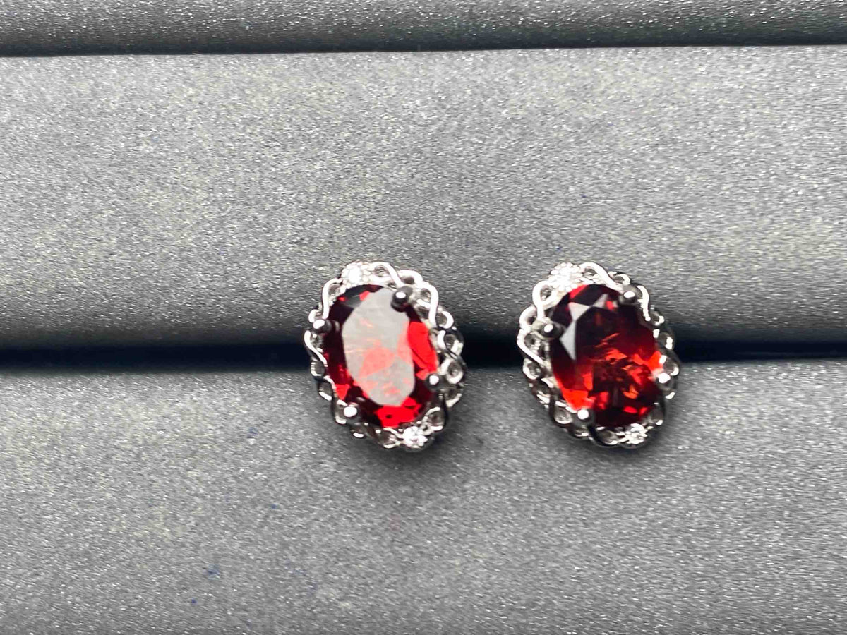 A5935 Garnet Earrings