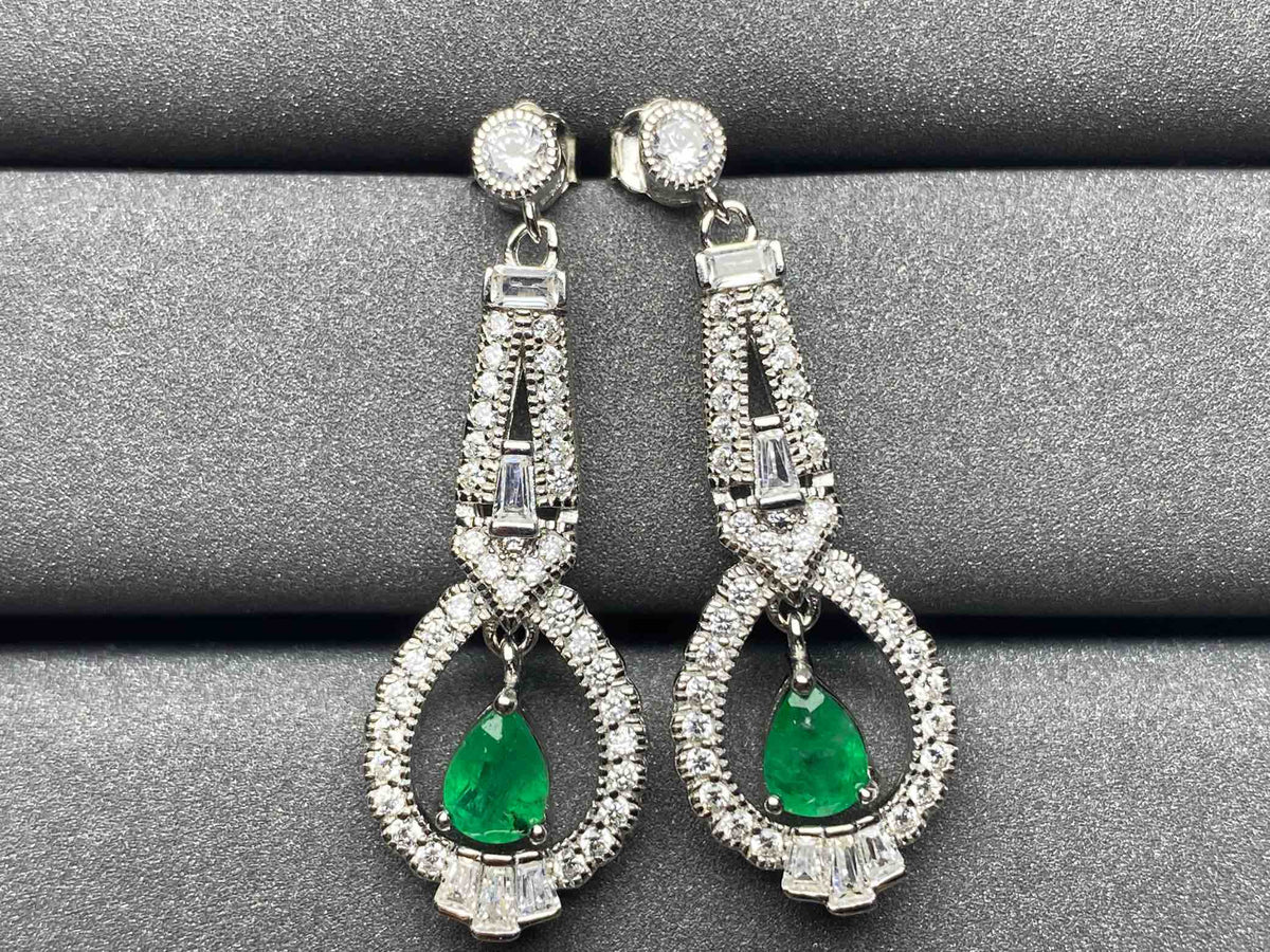 A64 Emerald Earrings