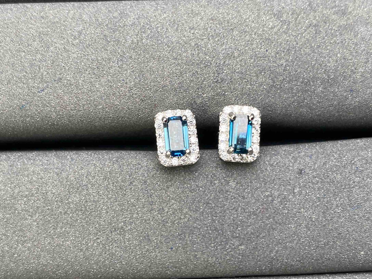 A6595 Teal Sapphire Earrings