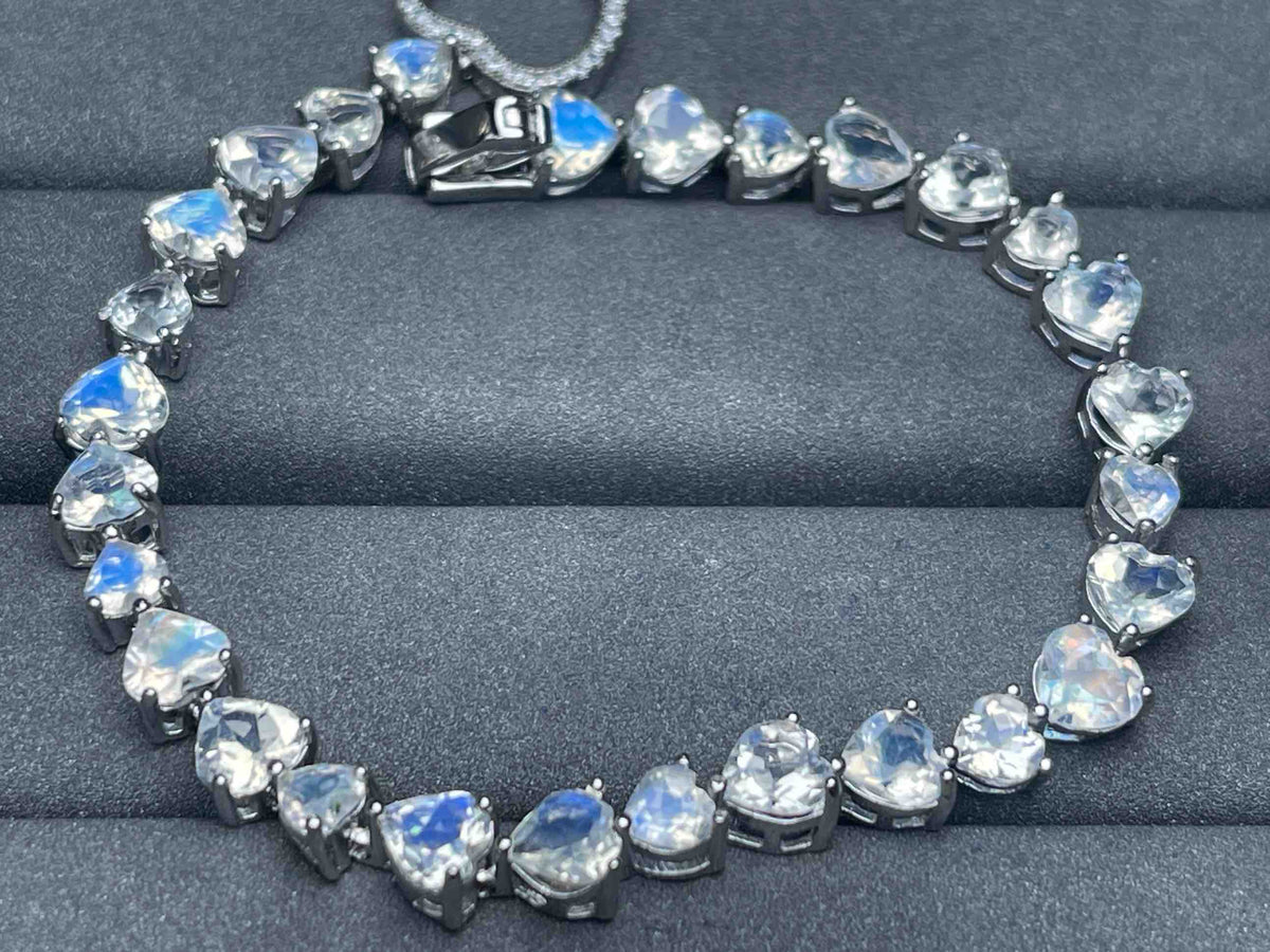 A6765 Moonstone Bracelet