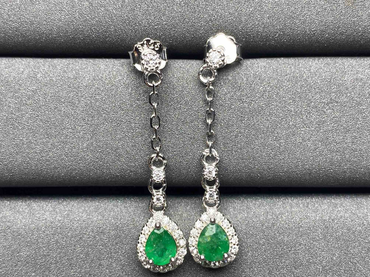 A67 Emerald Earrings