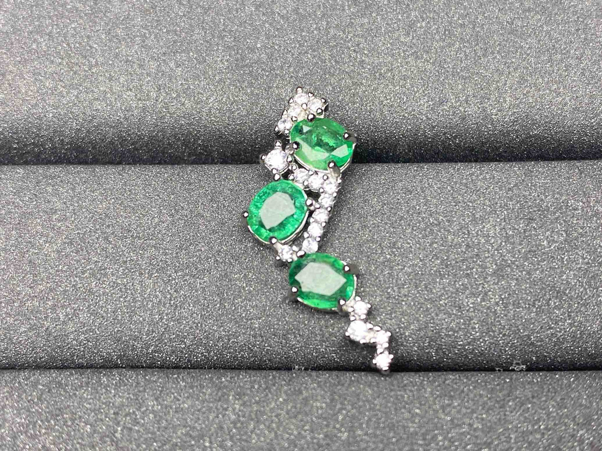 A74 Emerald Pendant