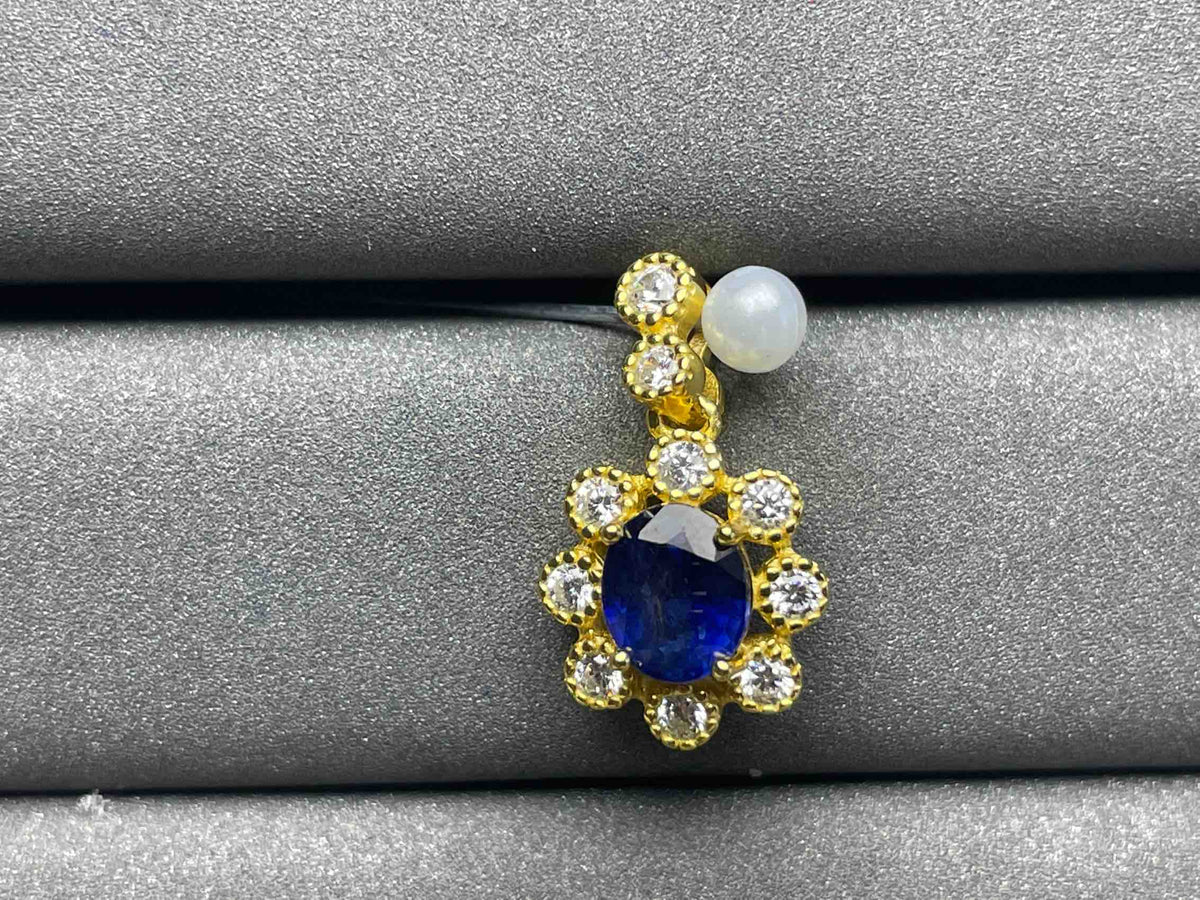 A812 Blue Sapphire Pendant