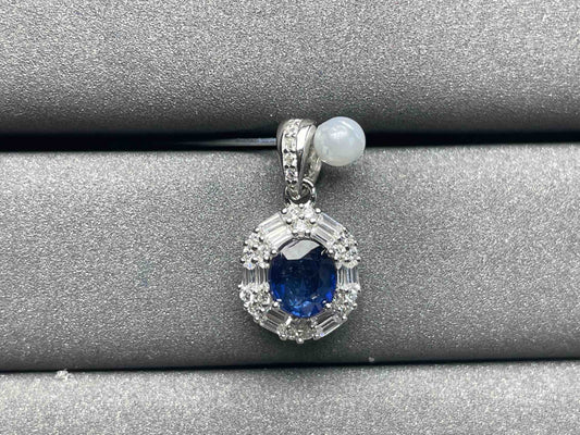 A814 Blue Sapphire Pendant